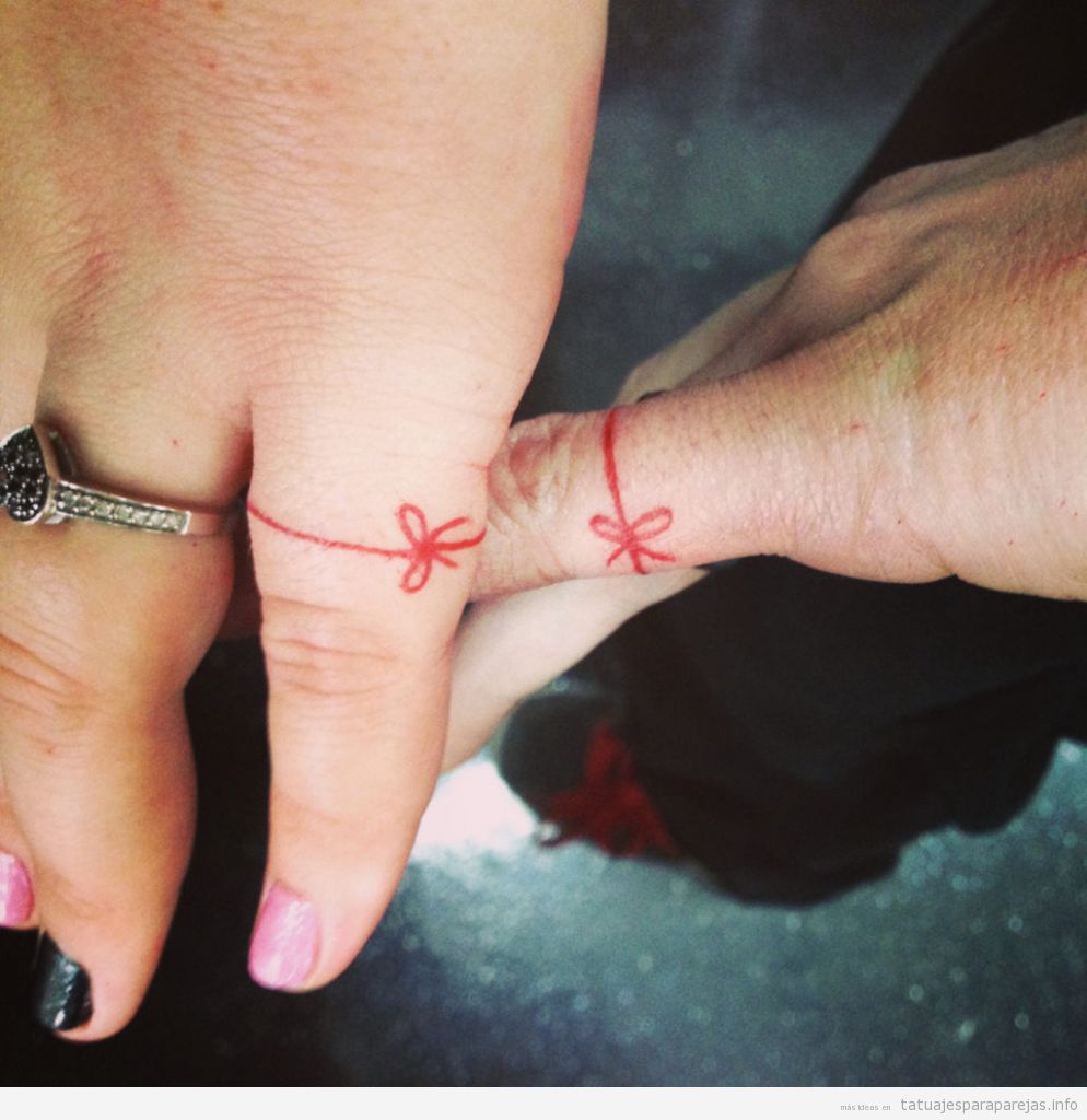 Tatuajes pareja estilo japonés, lazo rojo