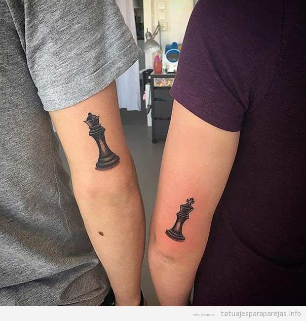 Tatuaje pareja ajedrez brazo 3